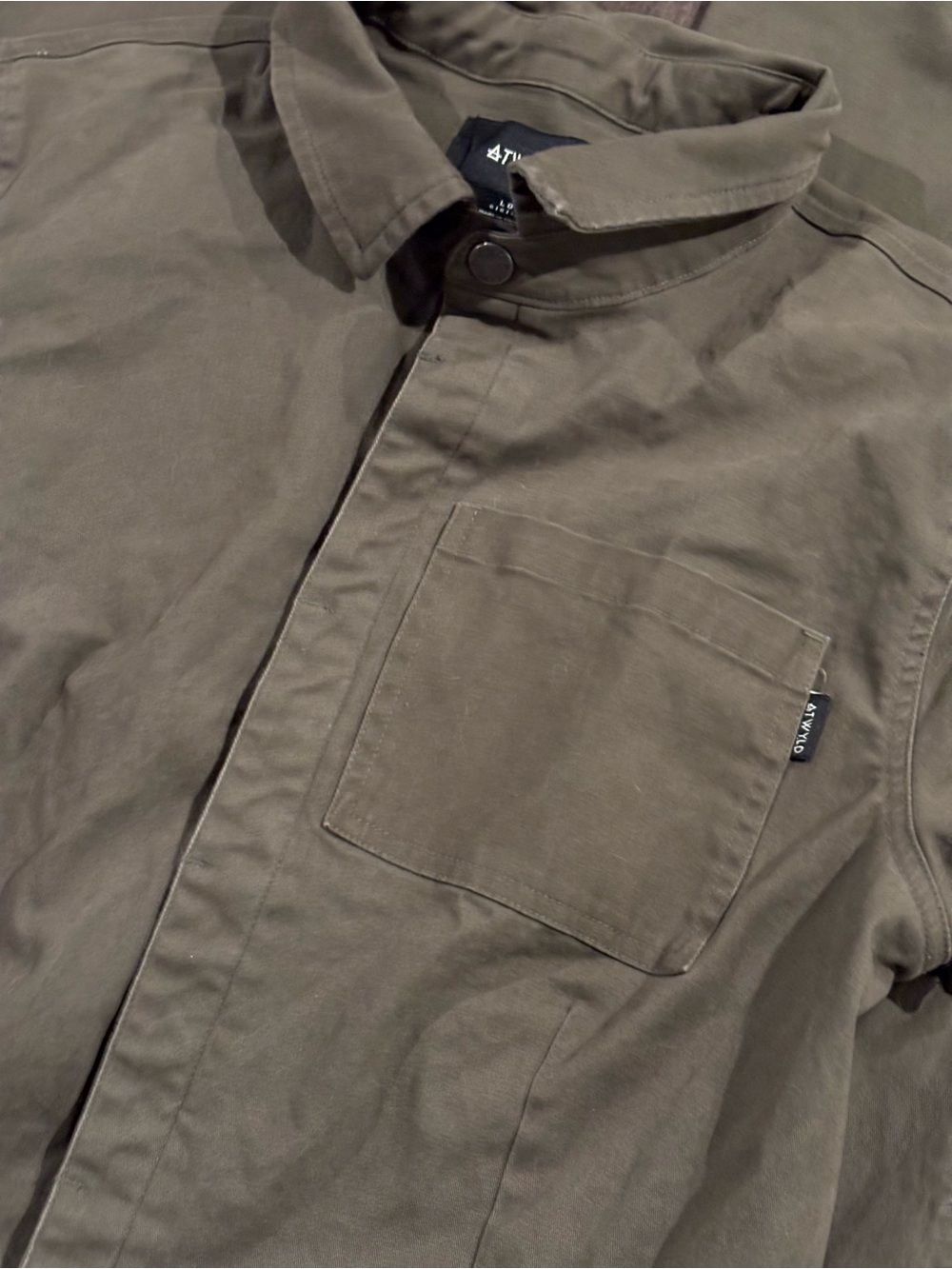 Short-Sleeve Olive Utility Jumpsuit with Front Pockets - Picture 6 of 9